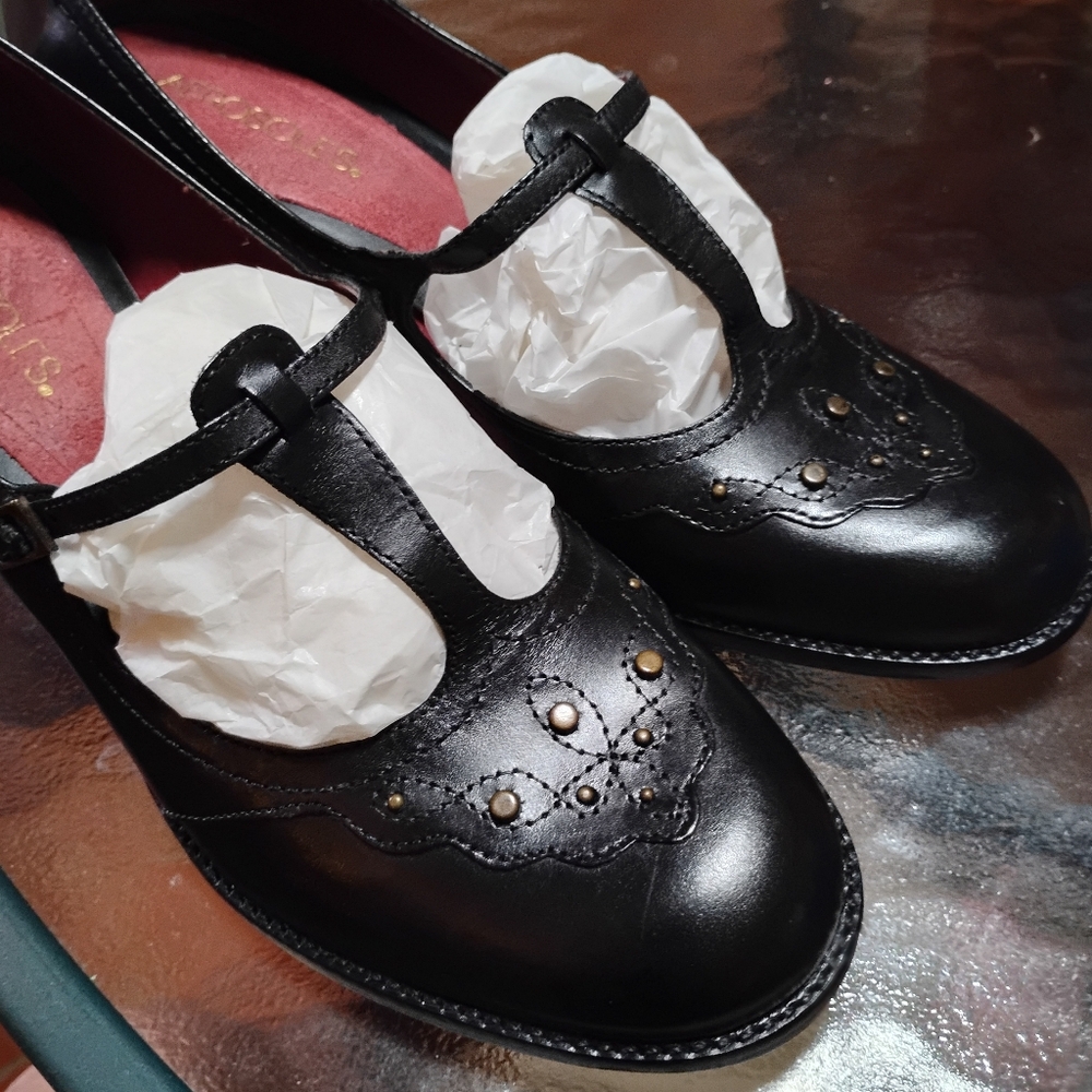 AEROSOLS Kris BLACK LEATHER Slip On PUMP SZ 10
